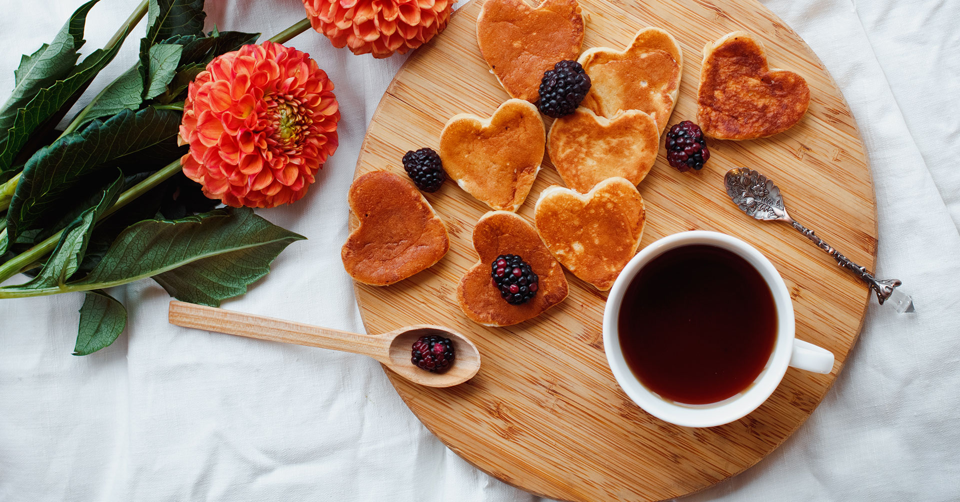 Hot cakes con forma de corazón