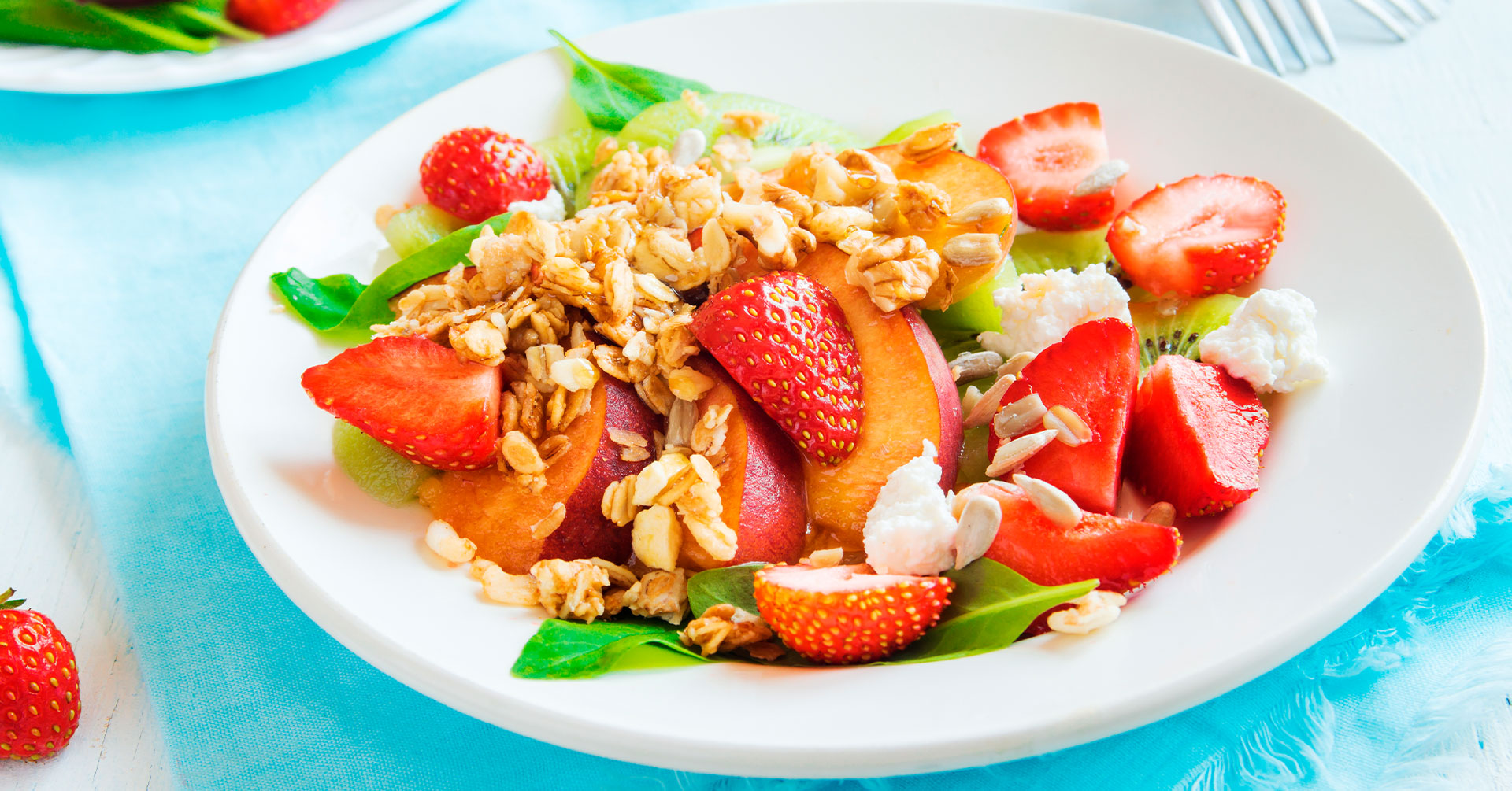 Ensalada de frutas con avena tostada