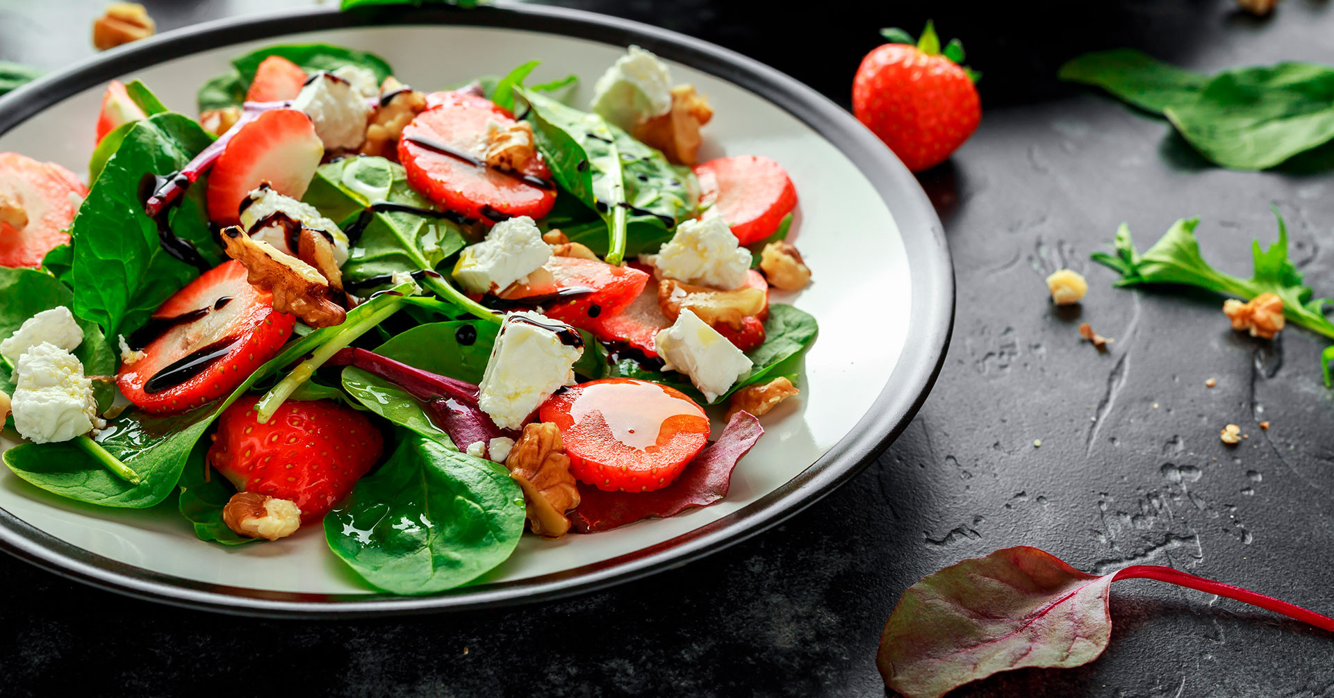 Ensalada de espinacas y avena para tu dieta saludable