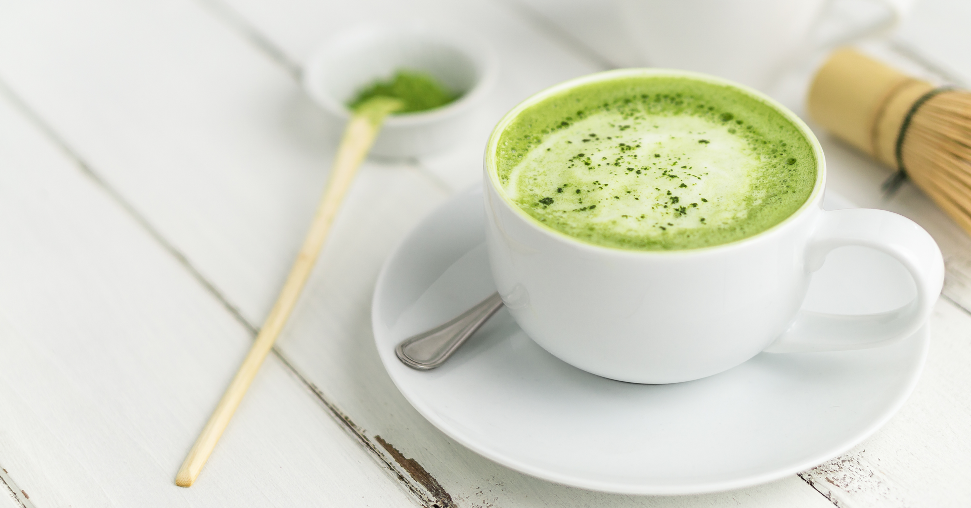 Matcha Latte con avena, una bebida vegana lista en 10 minutos