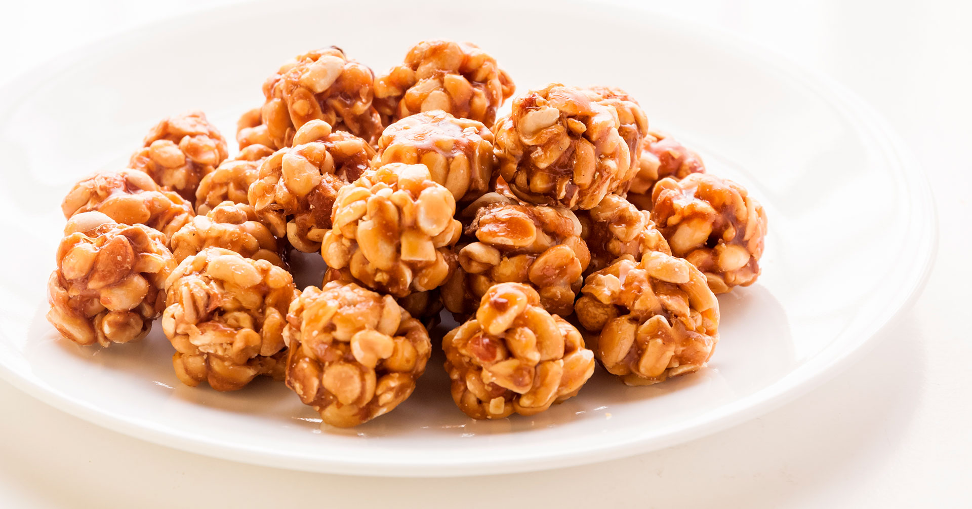 Snack de crema de cacahuate y granola