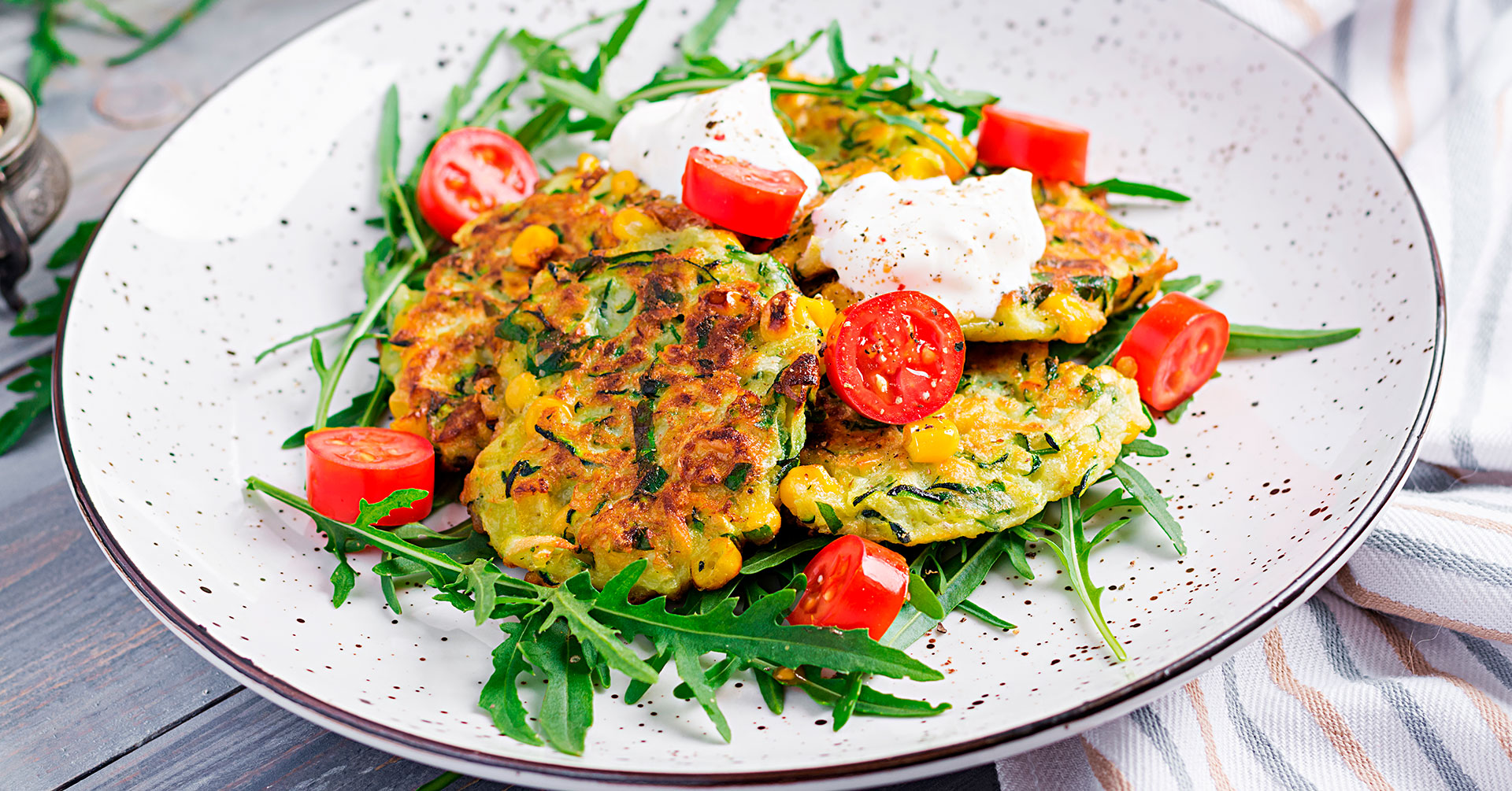 Tortitas de avena con queso y tomate