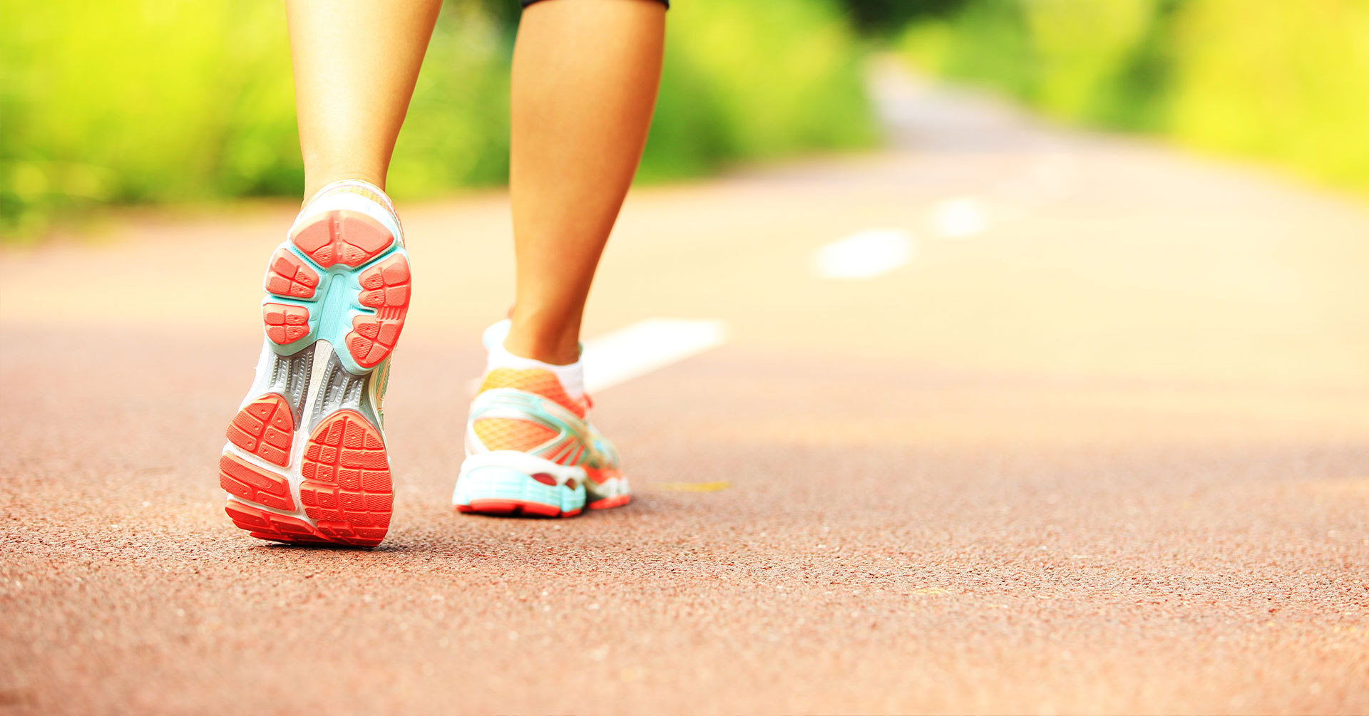 Entérate por qué no debes dejar de caminar todos los días