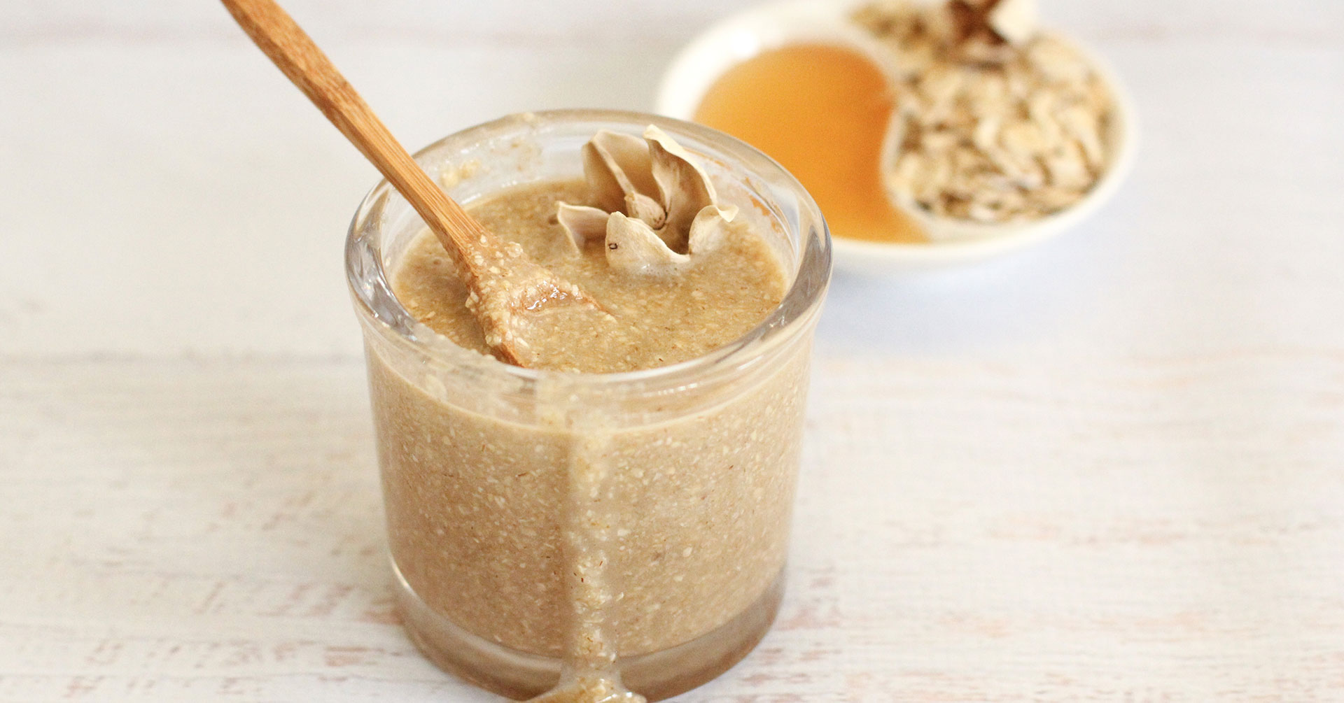 ¿Cómo hacer una mascarilla facial exfoliante con avena?