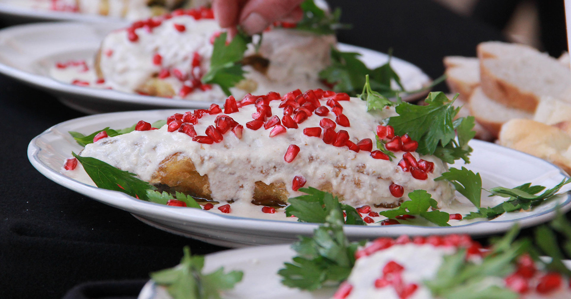 Chiles en nogada con avena