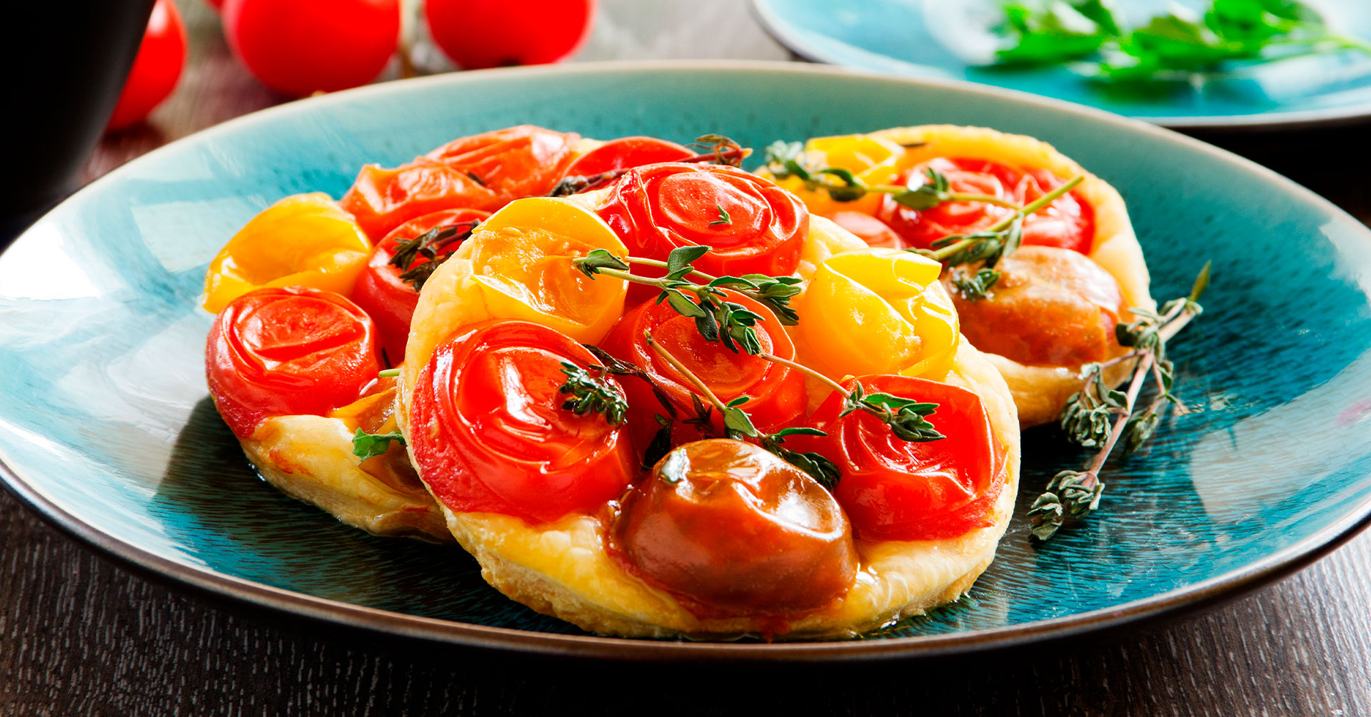 Tortitas de avena con tomate y requesón