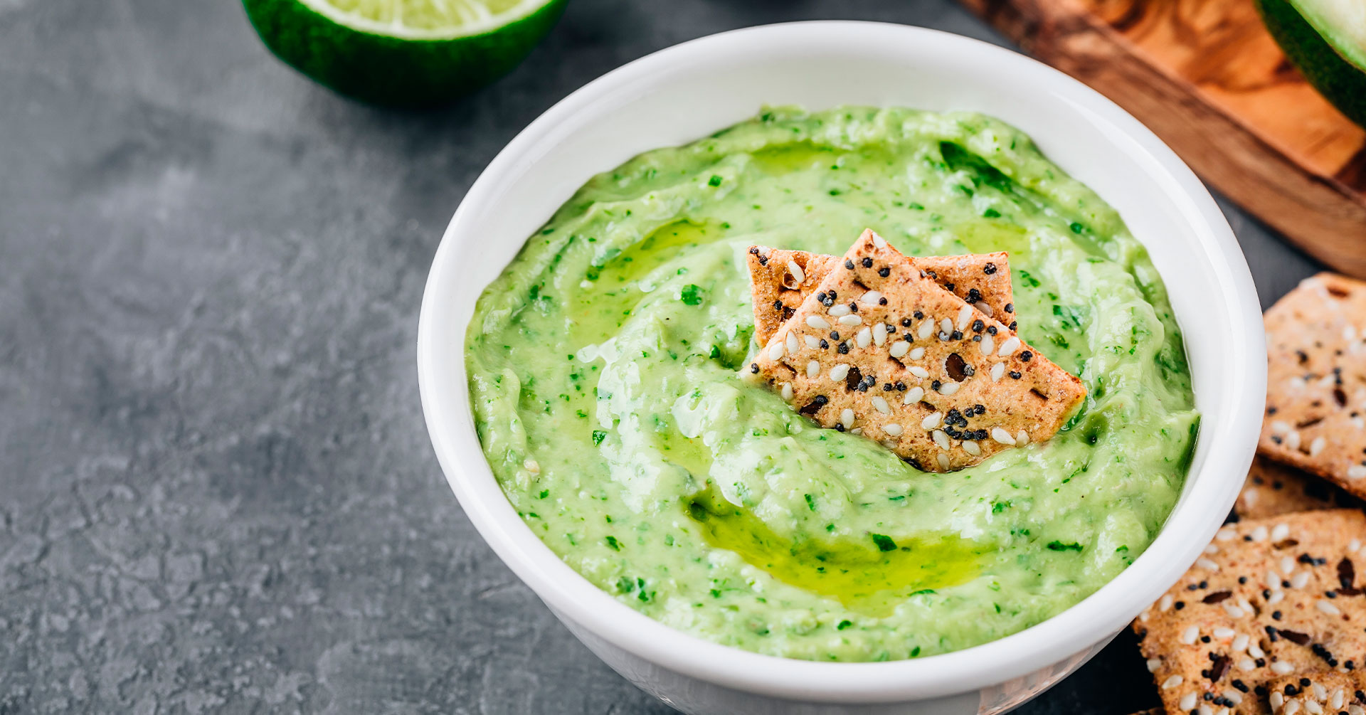 Galletas de avena con humus de aguacate