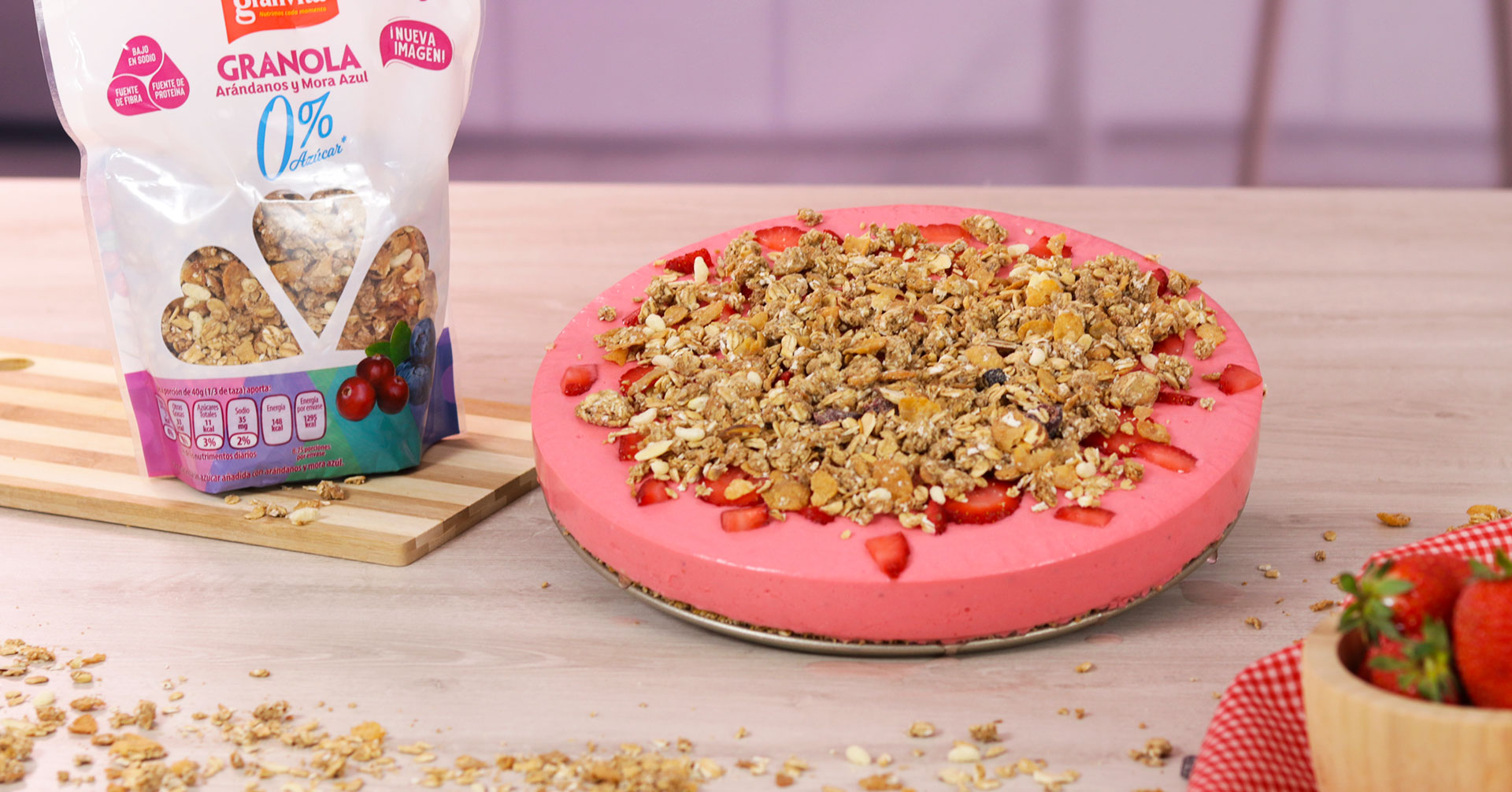 Pastel helado con granola