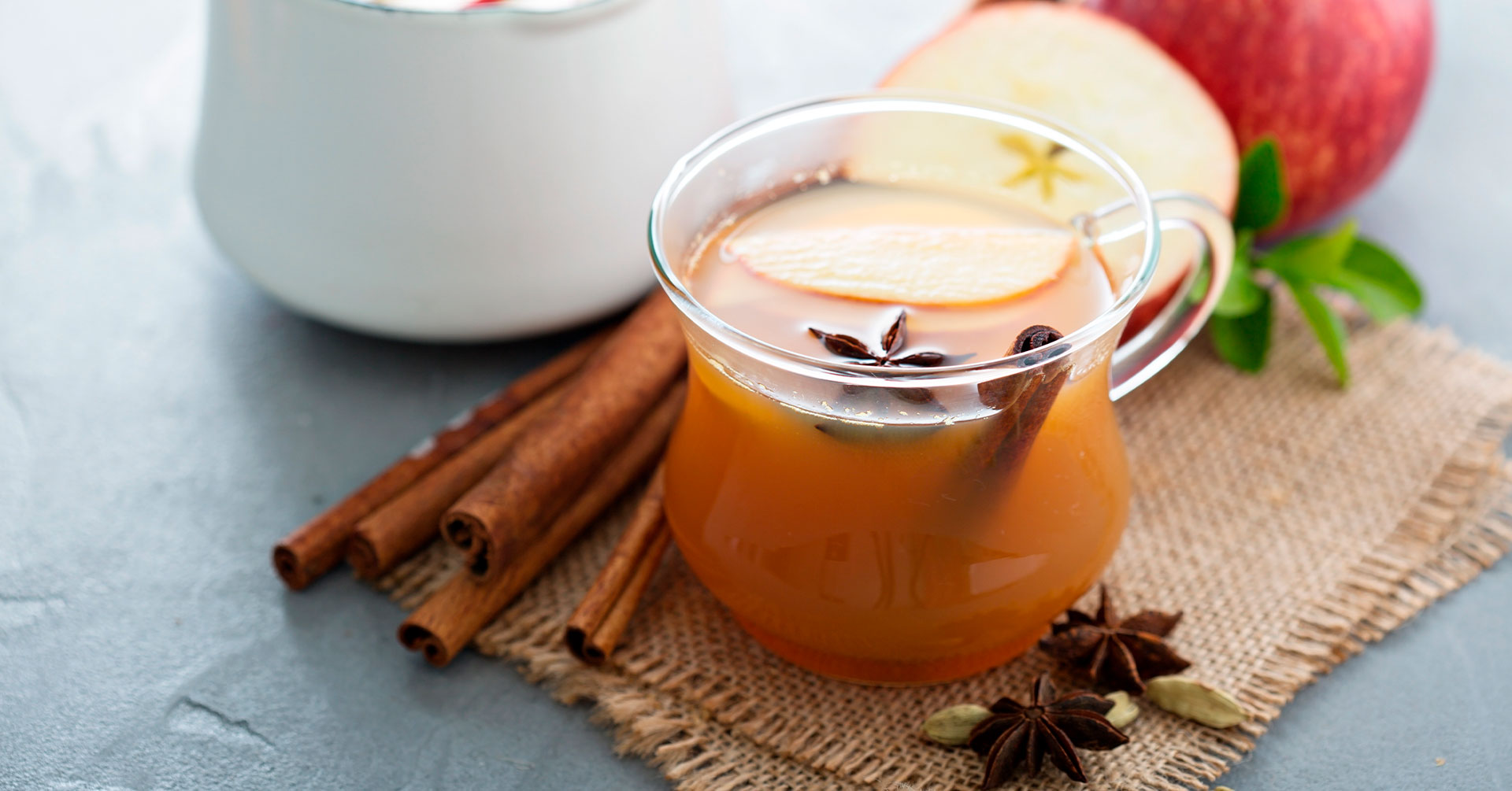 Atole de avena, manzana y canela