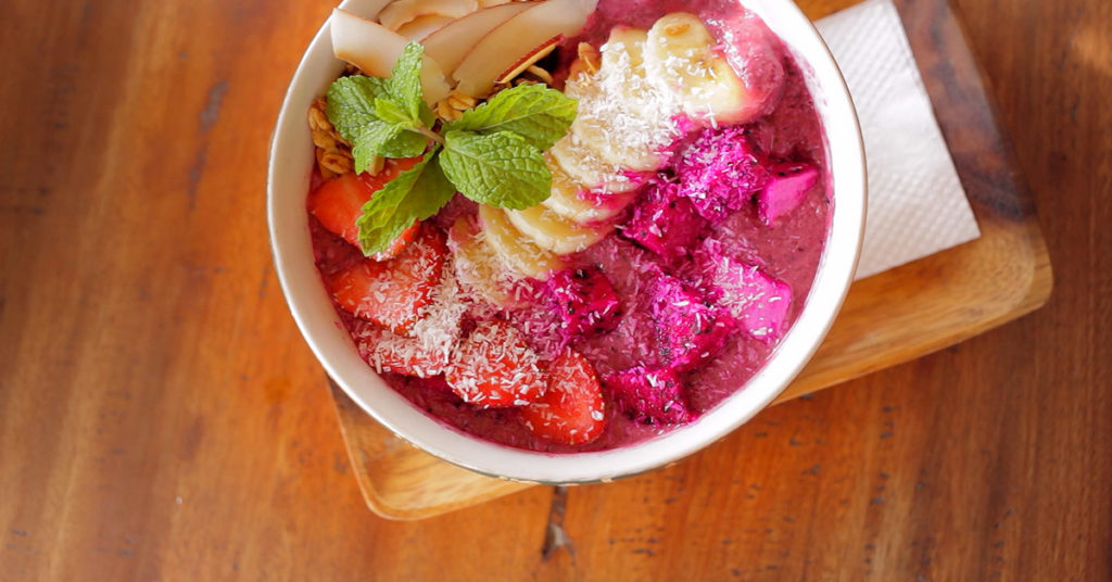 Imagen bowl de fresas y mango 