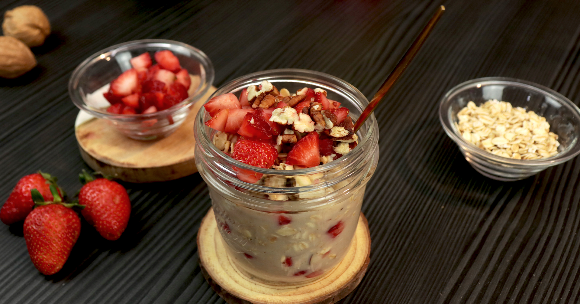 Avena con frutos rojos, manzana y nuez