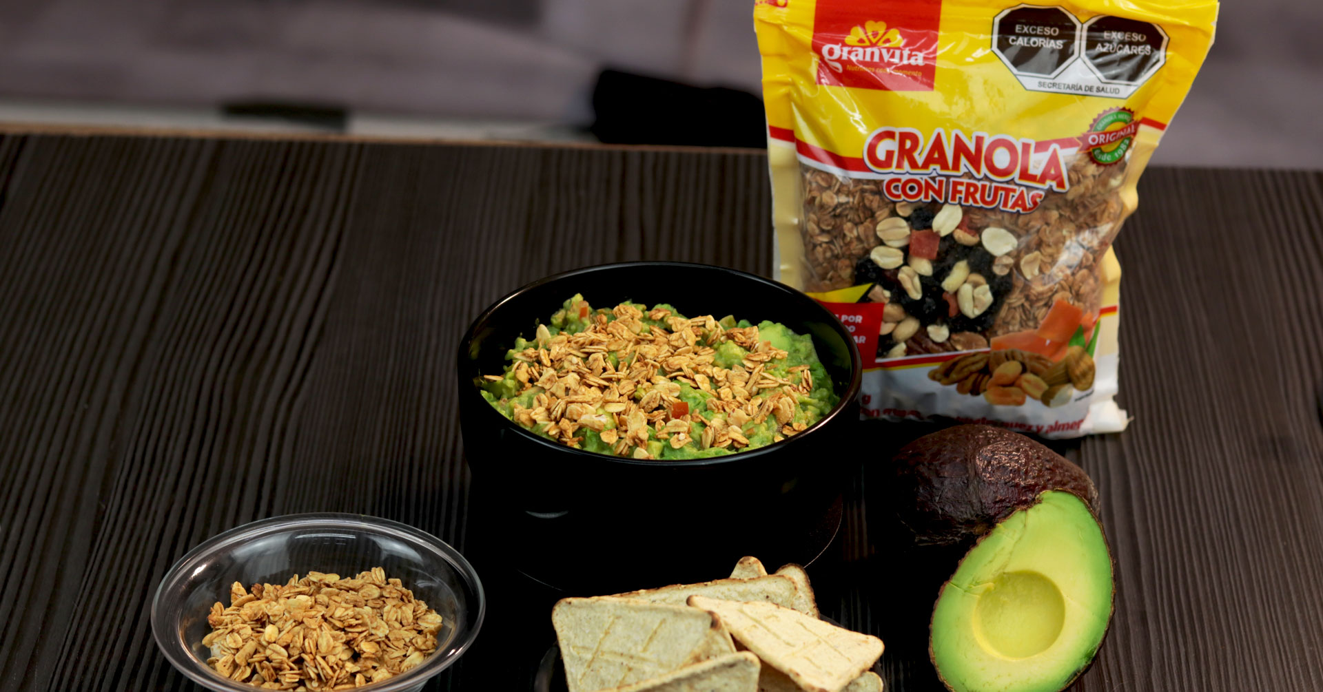 Guacamole con granola