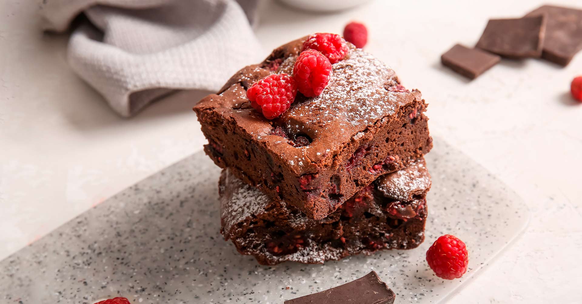 Brownies de avena con frambuesas