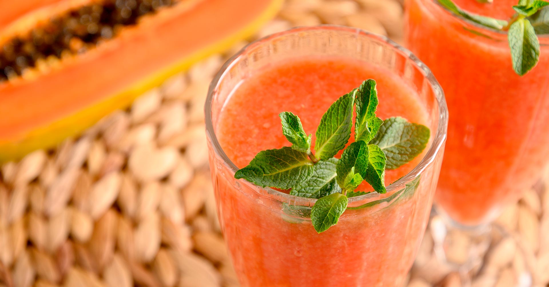 Smoothie de papaya y plátano con avena